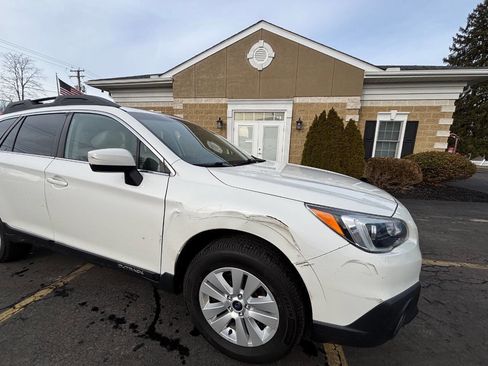 Used 2017 Subaru Outback 2.5i Premium image 9