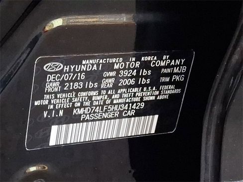 Used 2017 Hyundai Elantra SE w/ Cargo Package image 28