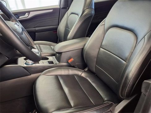 Certified 2023 Ford Escape Platinum image 8