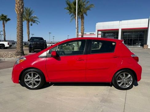 Used 2012 Toyota Yaris SE FWD image 8