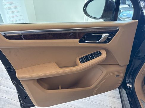 Used 2015 Porsche Macan S AWD/4WD image 12