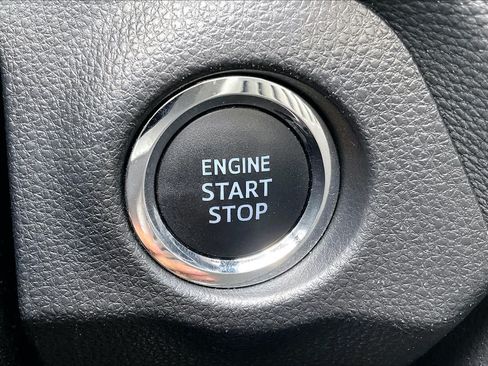 Used 2019 Toyota RAV4 XLE w/ Convenience Package FWD image 33