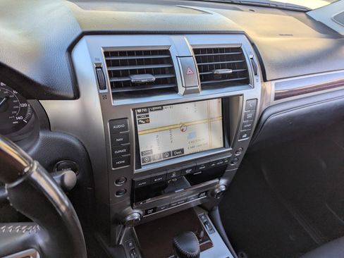 Used 2019 Lexus GX 460 image 23