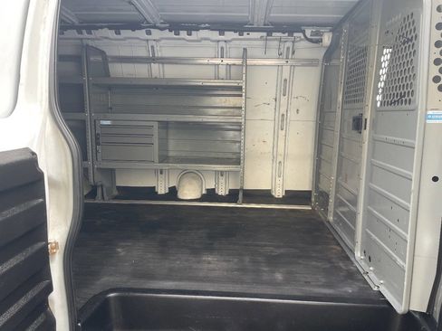 Used 2018 GMC Savana 2500 Extended RWD image 17