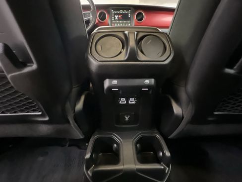 Used 2022 Jeep Wrangler Unlimited Rubicon w/ Cold Weather Group image 56