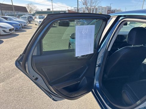 Used 2020 Volkswagen Jetta SE image 14