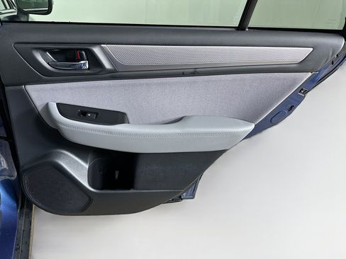 Used 2019 Subaru Outback 2.5i Premium image 29
