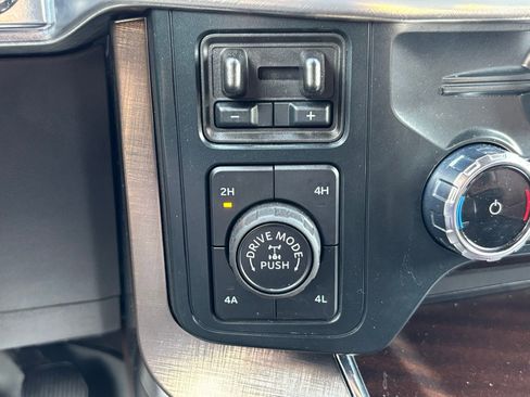 Used 2025 Ford F150 King Ranch w/ FX4 Off-Road Package image 4