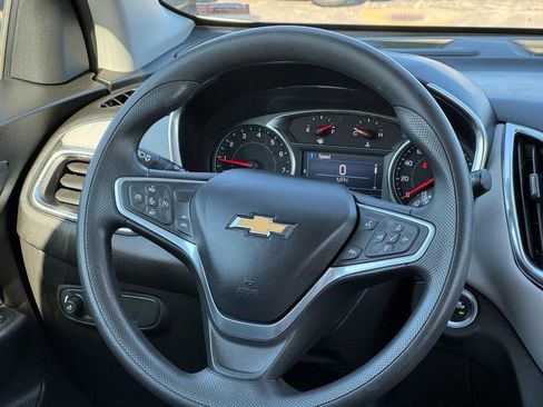 Used 2022 Chevrolet Equinox LS w/ LS Convenience Package image 12