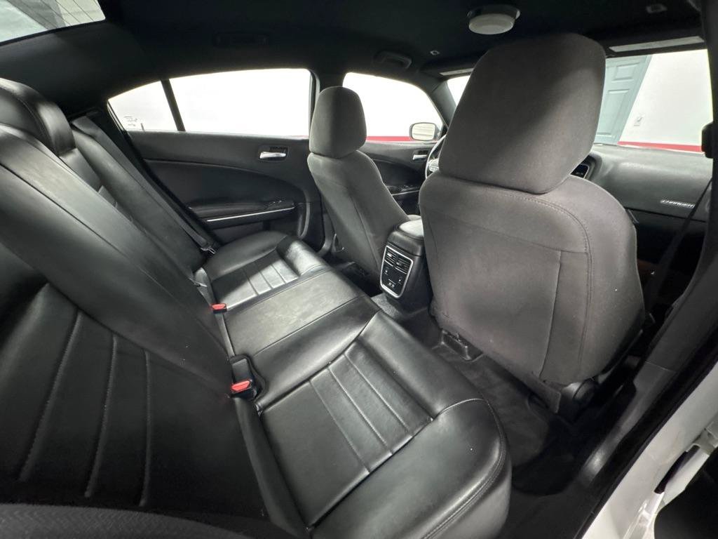 Used 2019 Dodge Charger Police RWD image 11