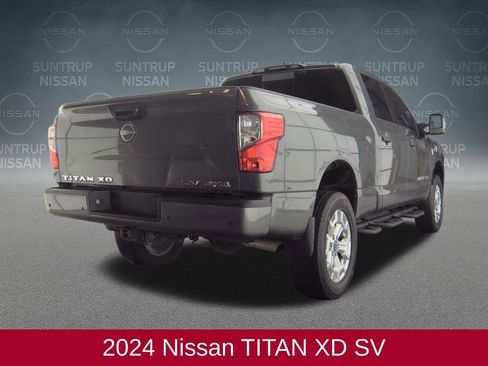 Used 2024 Nissan Titan SV w/ SV Convenience Package image 3