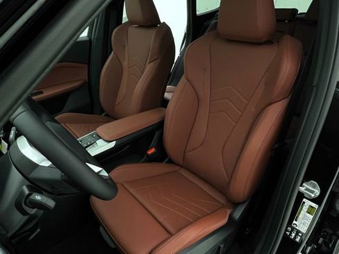 New 2026 BMW X1 xDrive28i w/ Technology Package AWD/4WD image 8