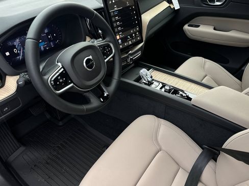 New 2026 Volvo XC60 B5 Plus w/ Protection Package Premier AWD/4WD image 10