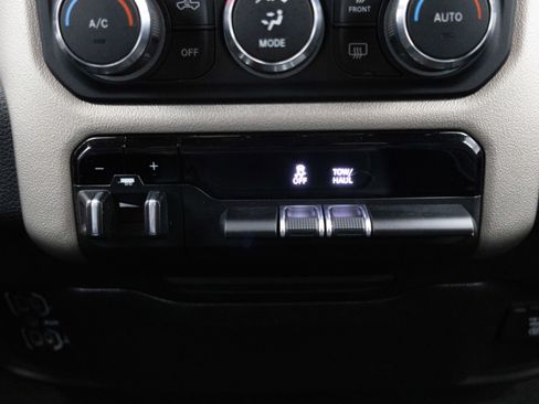 Used 2019 RAM 1500 Laramie image 35