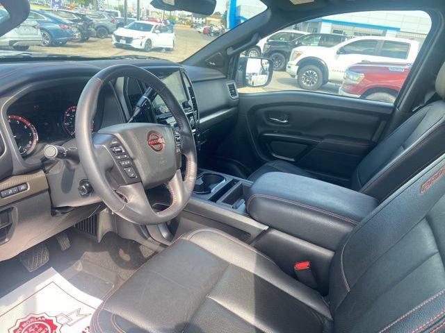 Used 2024 Nissan Titan PRO-4X w/ Pro-4x Convenience Package AWD/4WD image 16