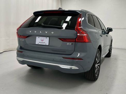 Used 2023 Volvo XC60 B5 Plus image 3