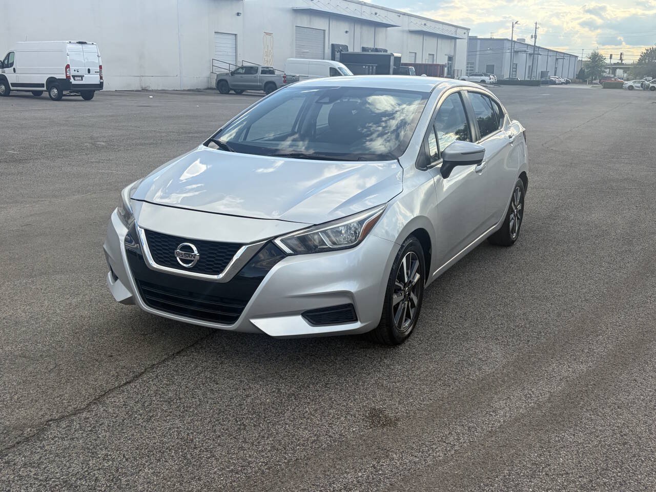 Used 2021 Nissan Versa SV FWD image 3