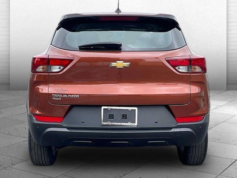 Used 2021 Chevrolet TrailBlazer LS AWD/4WD image 3
