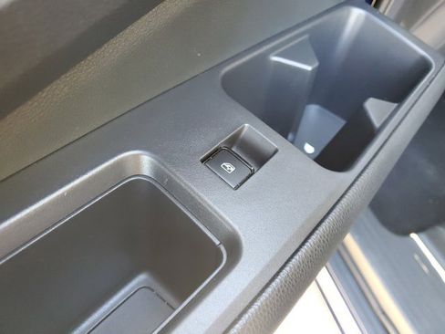 Used 2022 Nissan Pathfinder S image 18