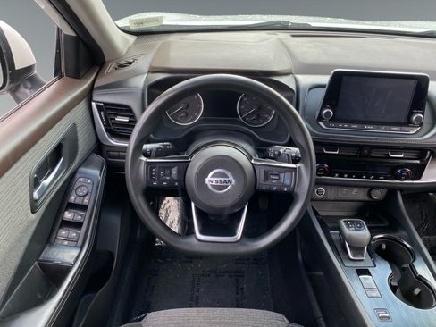 Used 2021 Nissan Rogue SV FWD image 12