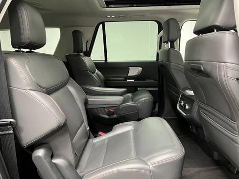 Used 2025 Ford Expedition Max Active AWD/4WD image 55