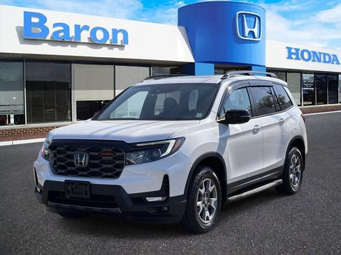 Used 2022 Honda Passport TrailSport image 2
