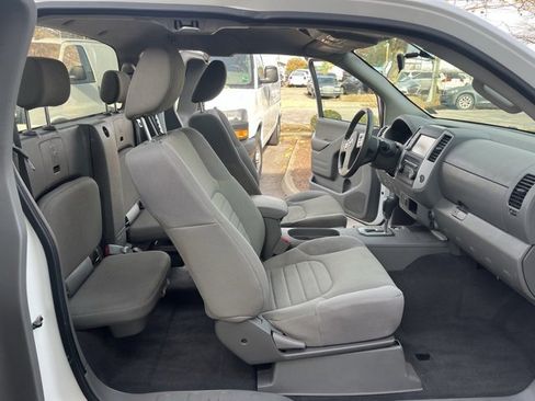 Used 2020 Nissan Frontier S image 16