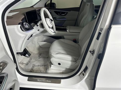 Certified 2023 Mercedes-Benz EQE 350+ SUV image 9