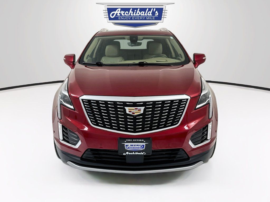 Used 2021 Cadillac XT5 Premium Luxury w/ Platinum Package AWD/4WD image 2