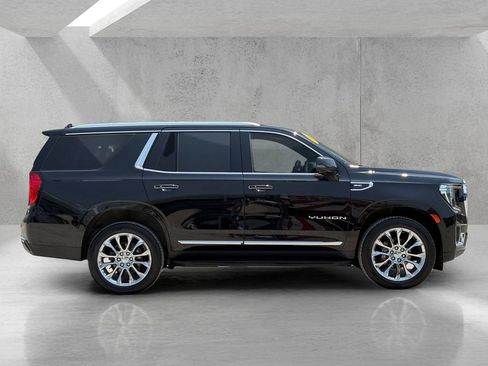 Used 2022 GMC Yukon SLT w/ SLT Premium Package AWD/4WD image 4