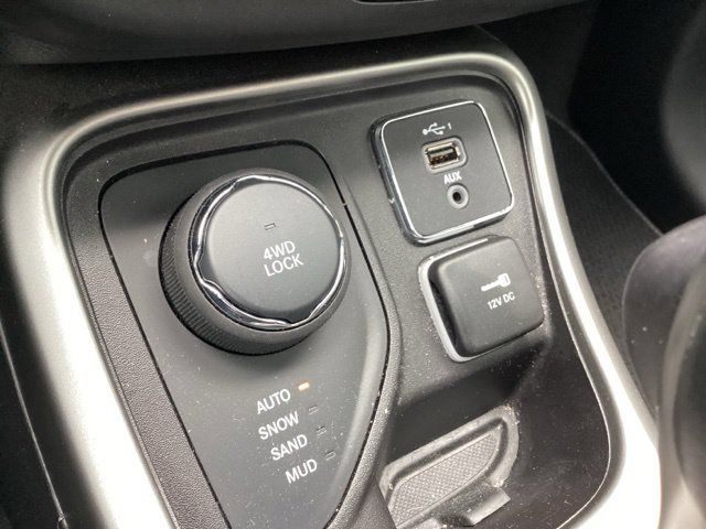 Used 2021 Jeep Compass Latitude AWD/4WD image 31