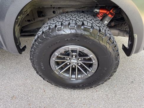 Certified 2019 Ford F150 Raptor w/ Equipment Group 802A Luxury AWD/4WD image 45