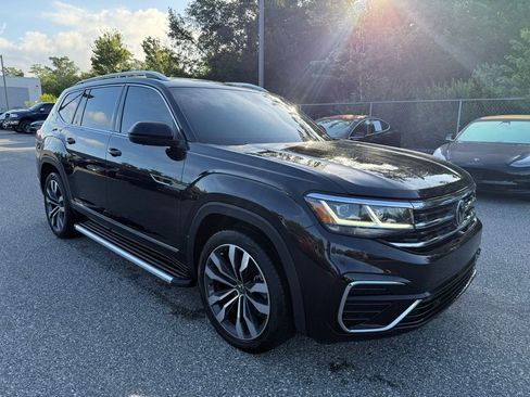Certified 2023 Volkswagen Atlas SEL Premium AWD/4WD image 3