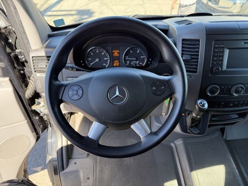 Used 2016 Mercedes-Benz Sprinter 2500 image 11