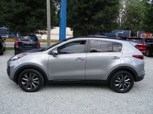 Used 2021 Kia Sportage S w/ S AWD Premium Package image 2