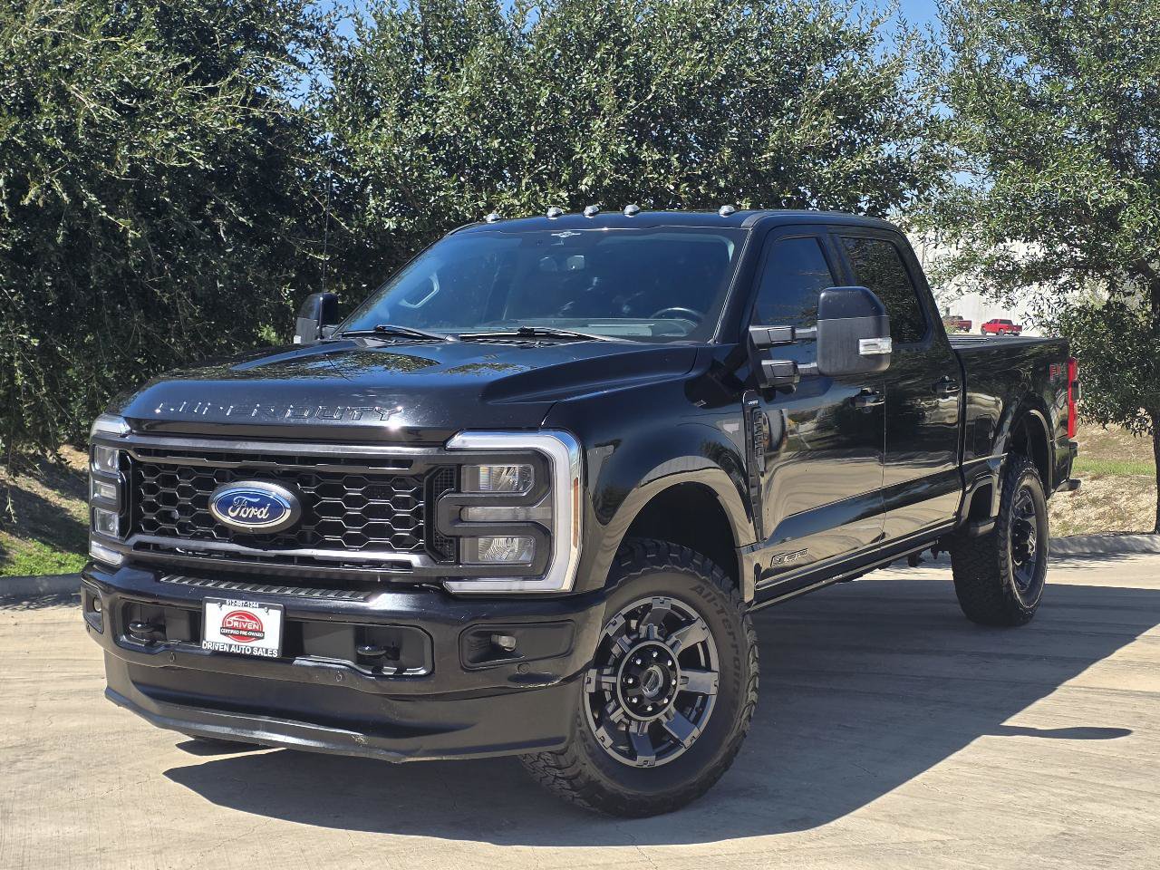 Used 2023 Ford F350 Lariat w/ Lariat Ultimate Package AWD/4WD image 1