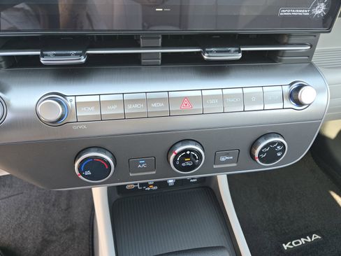 New 2026 Hyundai Kona SE image 18