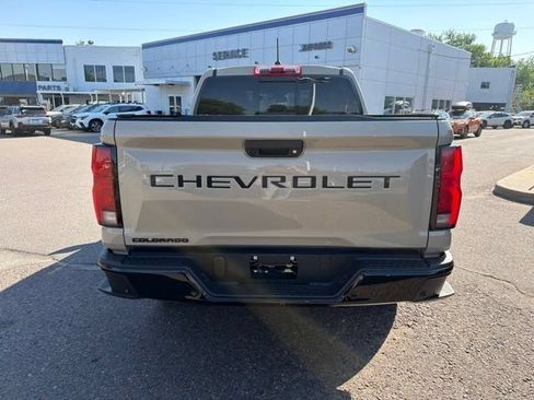 Used 2024 Chevrolet Colorado Z71 w/ Z71 Convenience Package 2 AWD/4WD image 4