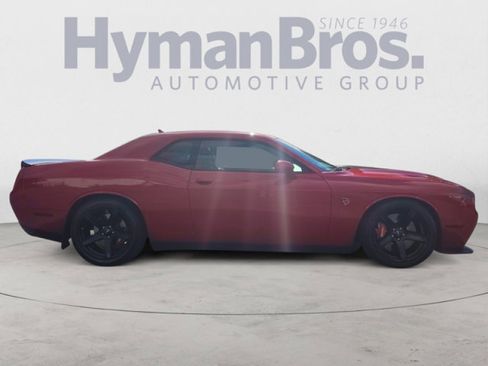 Used 2017 Dodge Challenger SRT Hellcat image 2
