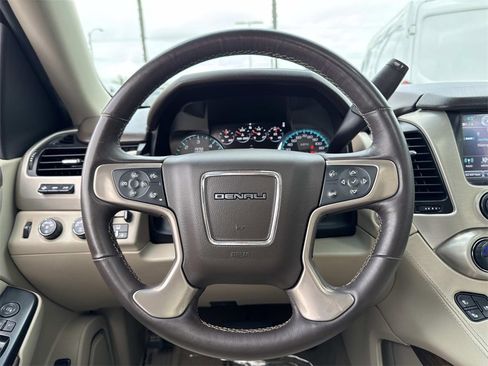 Used 2018 GMC Yukon Denali w/ Denali Ultimate Package image 8