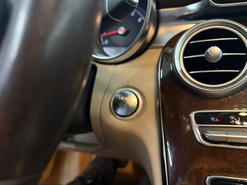 Used 2015 Mercedes-Benz C 300 4MATIC Sedan image 21