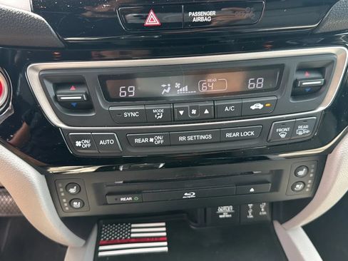 Used 2017 Honda Pilot Elite image 39