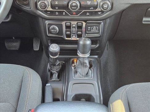 Used 2024 Jeep Wrangler Unlimited Sport AWD/4WD image 11