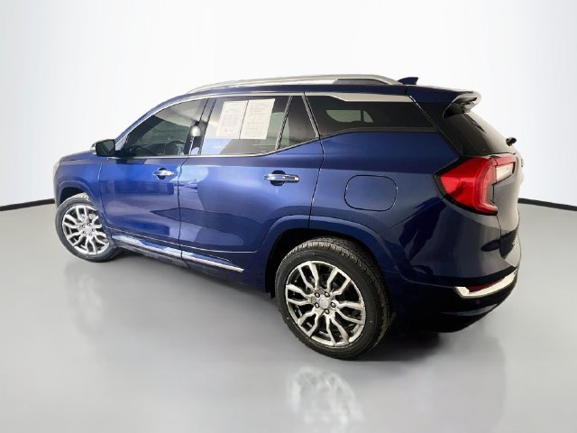 Used 2023 GMC Terrain Denali w/ Denali Premium Package AWD/4WD image 6