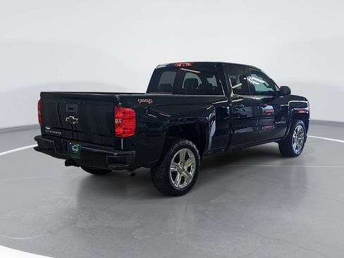 Used 2017 Chevrolet Silverado 1500 Custom w/ Custom Convenience Package AWD/4WD image 3