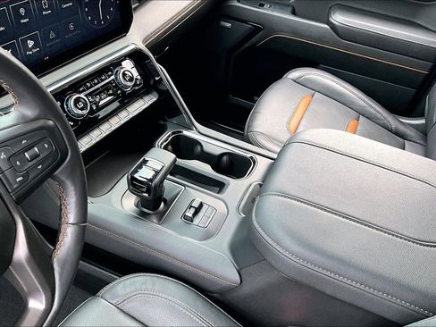 Used 2023 GMC Sierra 1500 AT4 w/ Technology Package AWD/4WD image 19