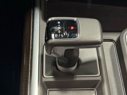 Used 2025 Chevrolet Silverado 1500 LT Trail Boss w/ LPO, Dark Essentials Package image 32