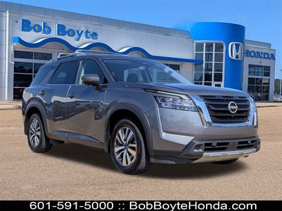 Used 2024 Nissan Pathfinder SL