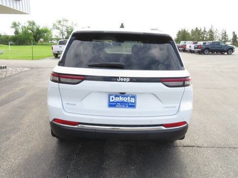 Used 2024 Jeep Grand Cherokee Laredo X w/ Luxury Tech Group I AWD/4WD image 8