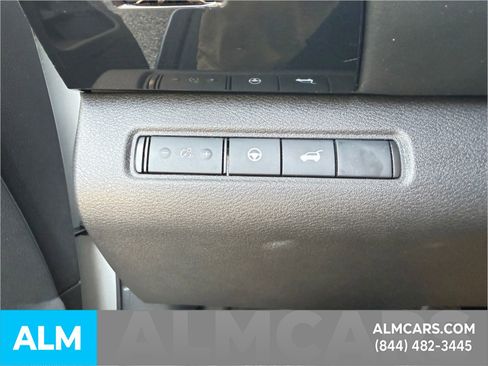 Used 2025 Nissan Pathfinder SV FWD image 27